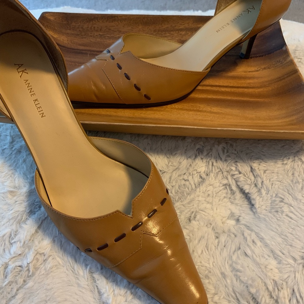 Anne Klein Leather pumps